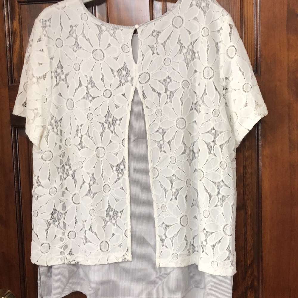 Alfred Dunner lacy overlay top.